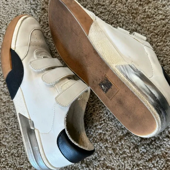 Dolce Vita Zina Sneakers - Picture 4 of 6